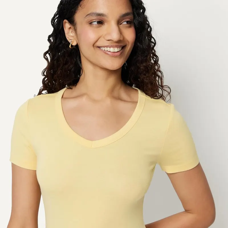 Amazon Essentials Women’s Slim-Fit Short-Sleeve V-Neck T-Shirt Small – Classic V-Neck Tee