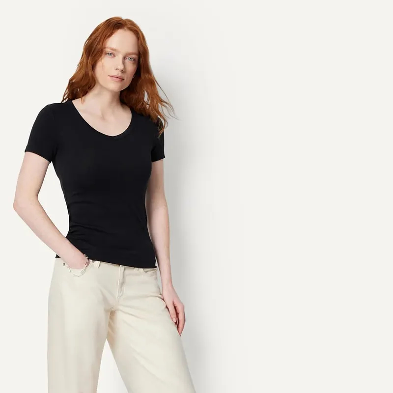Amazon Essentials Women’s Slim-Fit Short-Sleeve V-Neck T-Shirt – Slim Fit