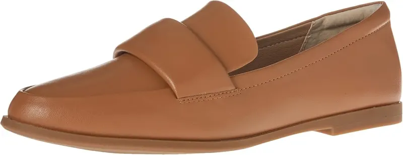 Amazon Essentials Women’s Soft Almond Toe Loafer