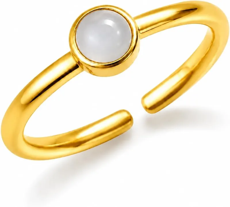 ANNIE WU Natural White Agate Ring Gold in Gold