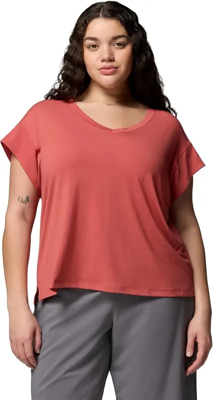 Columbia Women’s Daniela Falls V-Neck Short Sleeve Washed Red – product photo 5 of 6