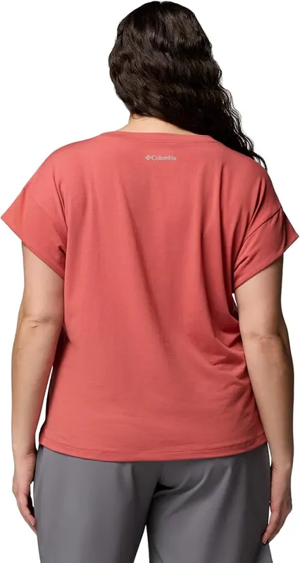 Columbia Women’s Daniela Falls V-Neck Short Sleeve Washed Red – product photo 6 of 6