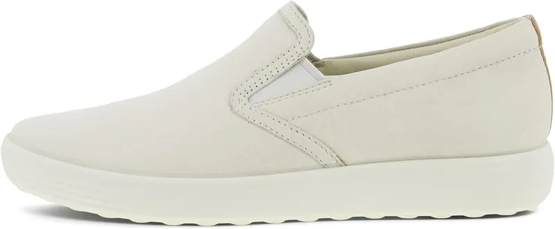 ECCO Soft 7 Casual Slip – Reinforced elasticated sides for effortless on-and-off wear