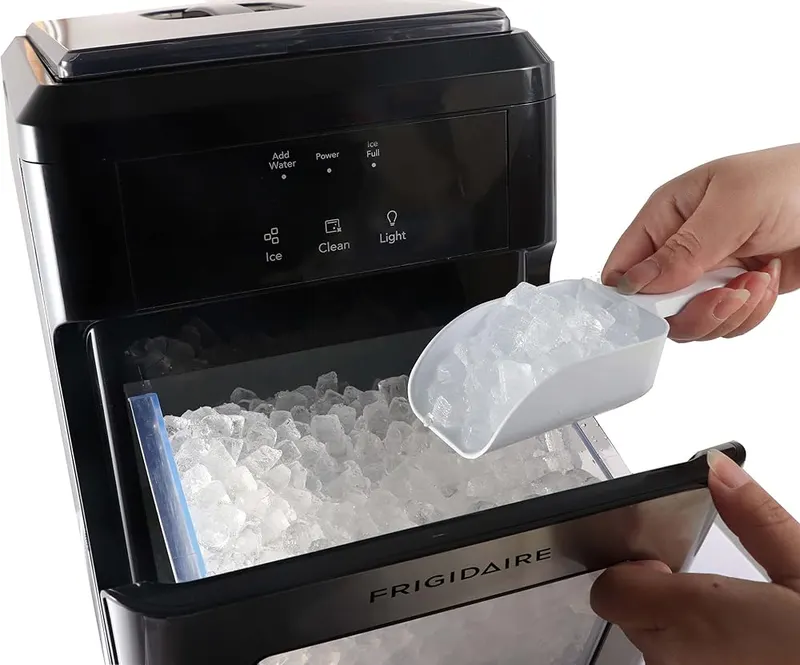 Frigidaire EFIC237 Countertop Crunchy Chewable Nugget Ice – product photo 8 of 9