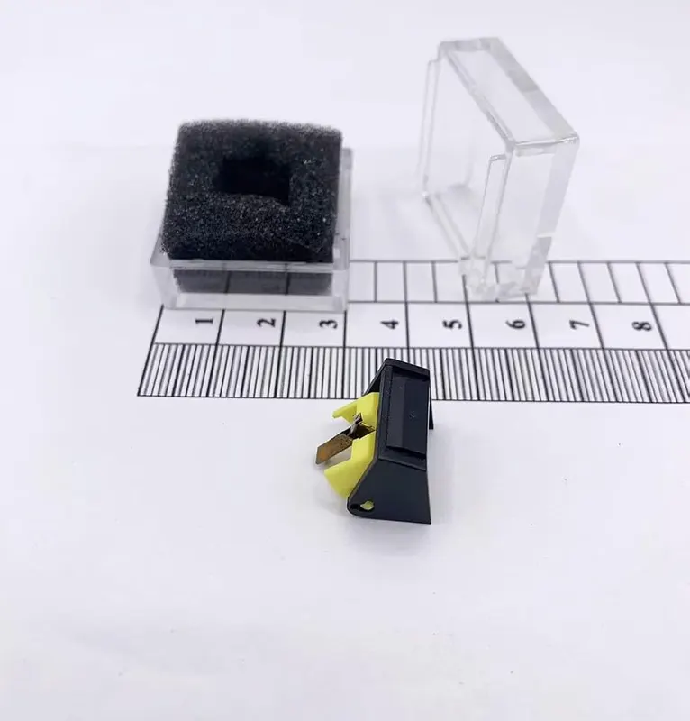 Generic One New Boxed Diamond Replacement Stylus – Diamond tip phonograph accessory