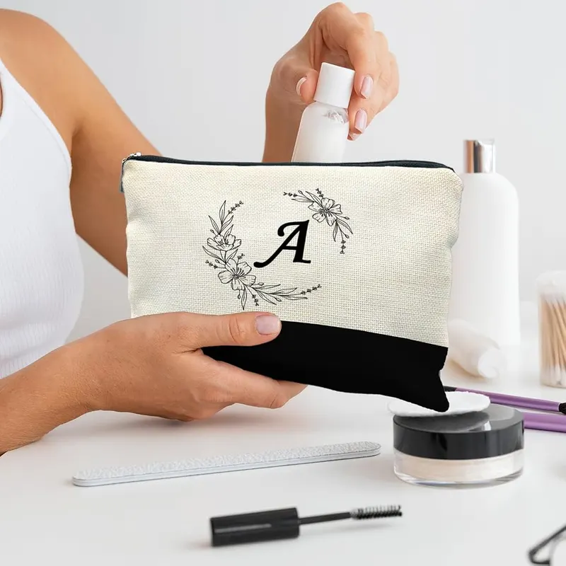 Likjad Initial Monogram Personalized makeup bag – Material