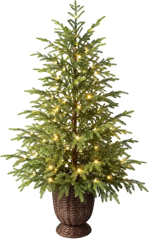 Lovskoo Prelit Christmas Tree in Green
