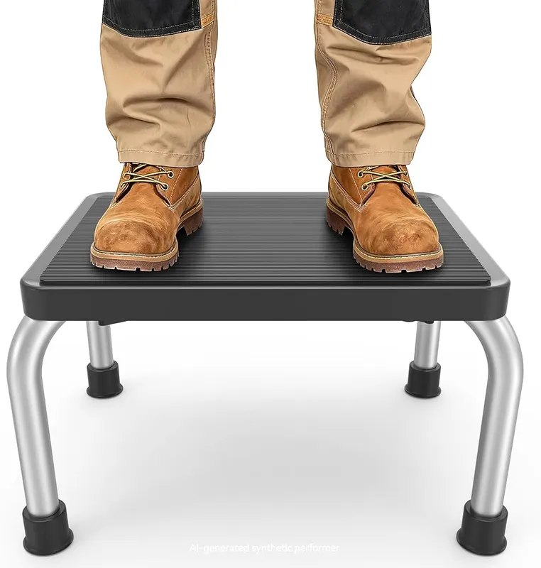 Loyoda Step Stools in Black