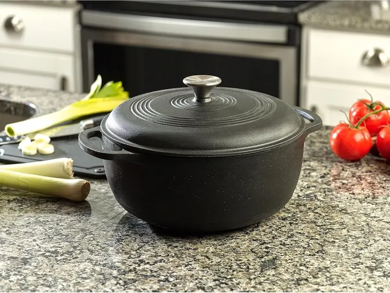 Mercer Culinary Enameled Cast Iron Round Dutch Oven – product photo 9 of 9