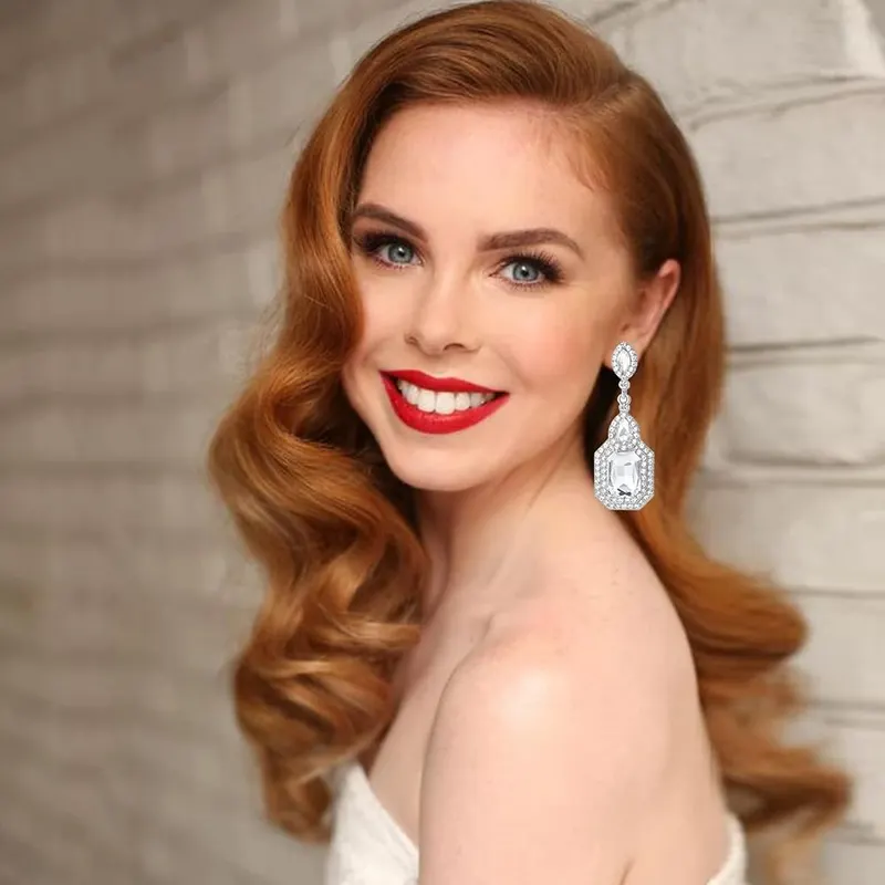 Moiegouct Rhinestone Earrings – Vintage and Glamorous Design