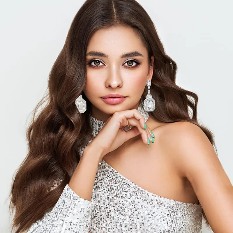 Moiegouct Rhinestone Earrings – product photo 9 of 9