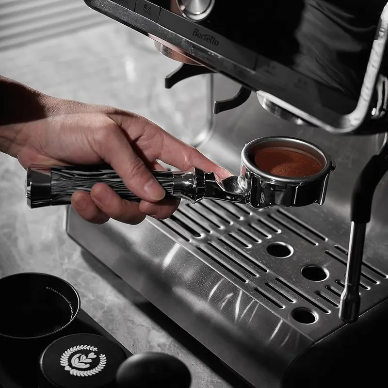 MUVNA 58mm Espresso Bottomless Portafilter 3 Ear – Bottomless extraction view