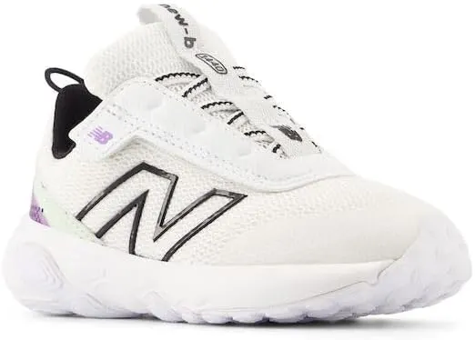 New Balance Kid’s New-B 1440 V1 Hook – Generous toe box and instep to accommodate