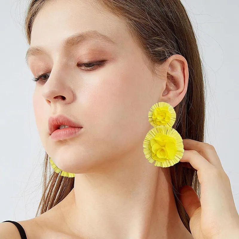 QIAOLEHUI Hawaiian Vibrant Rattan Flower Statement Drop – product photo 2 of 6