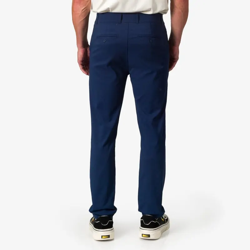 REEF Men’s Carrick Stretch Woven Pant Insigna Blue – Upcycled Coconut Resin Buttons