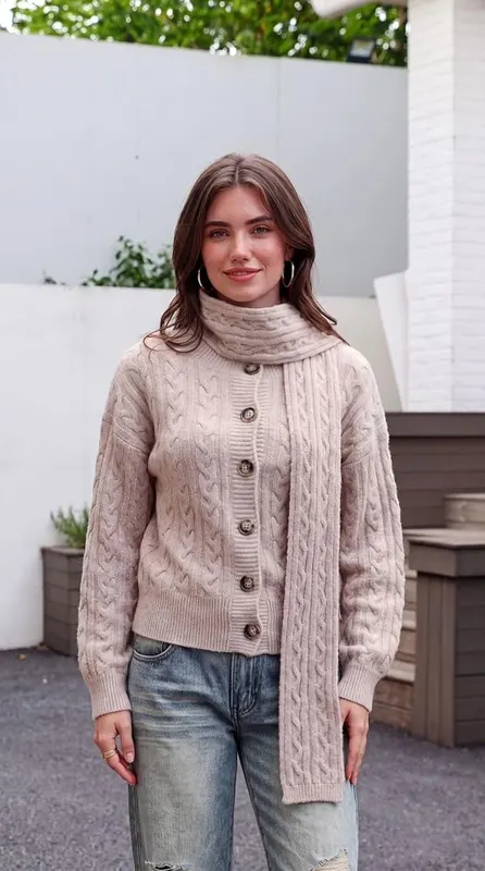 Saodimallsu Womens Cable Knit Button Up Cropped – product photo 8 of 8