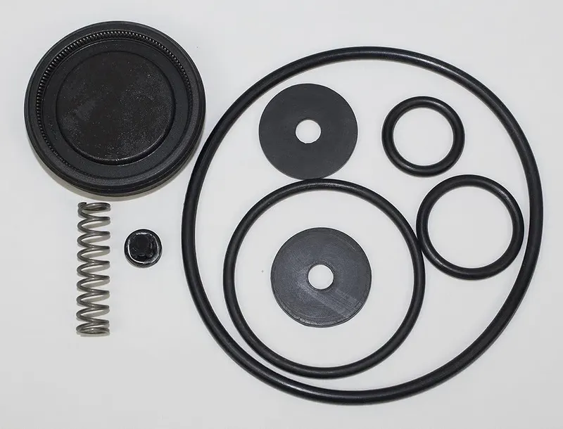 Solo 0610407-K Piston Sprayer Pump Repair Kit – Complete repair kit contains all essential gaskets, seals