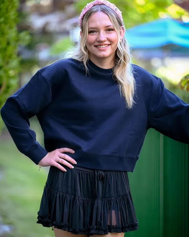 Stelle Cropped Sweatshirt Navy – Waist-length crewneck pullover