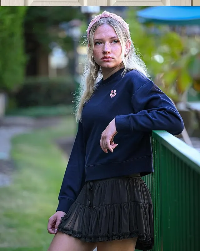 Stelle Cropped Sweatshirt Navy – product photo 7 of 8
