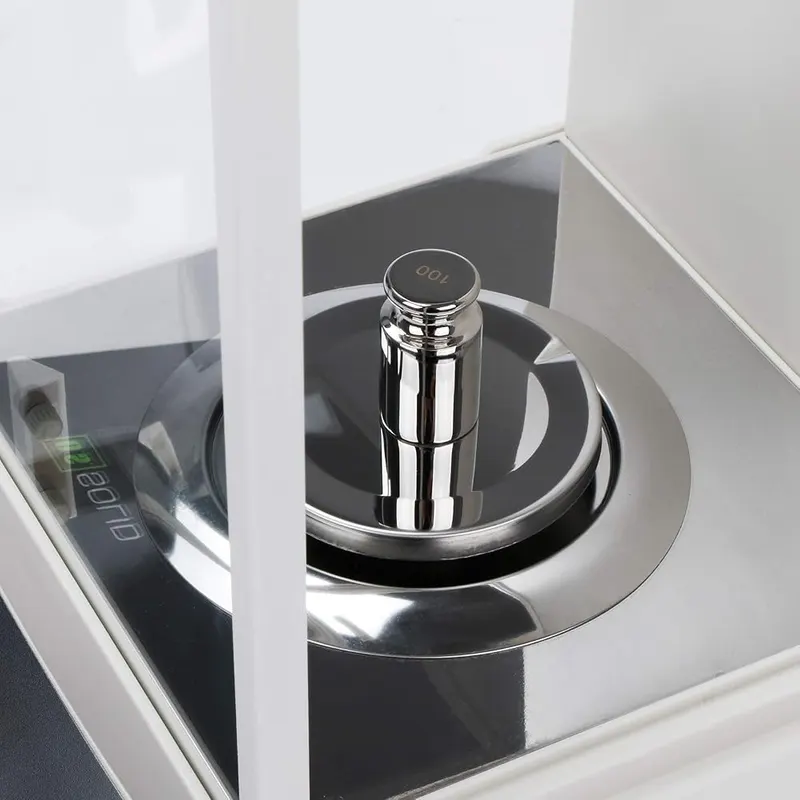 U.S. Solid 0.1mg Analytical Balance RS232 – Robust Yet Lightweight Material