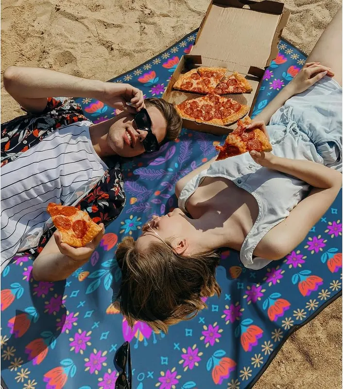 Wruzbxcn Picnic Blankets Extra Large Waterproof 3-Layer – product photo 7 of 7