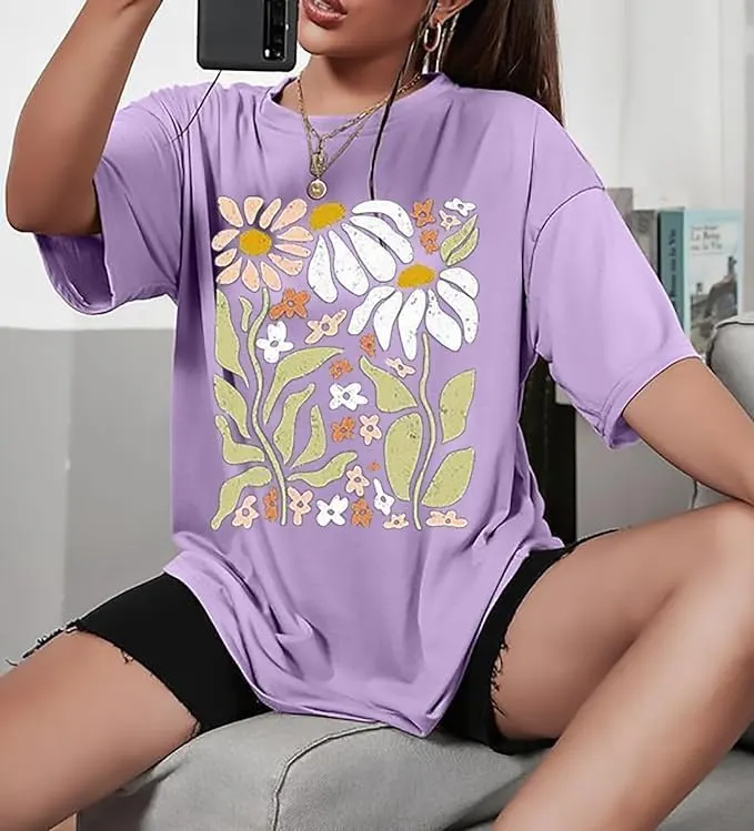 Yuaelria Oversized Graphic T-Shirt – product photo 4 of 4